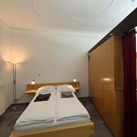 Ulrich Vonliechtenstein Apartment *