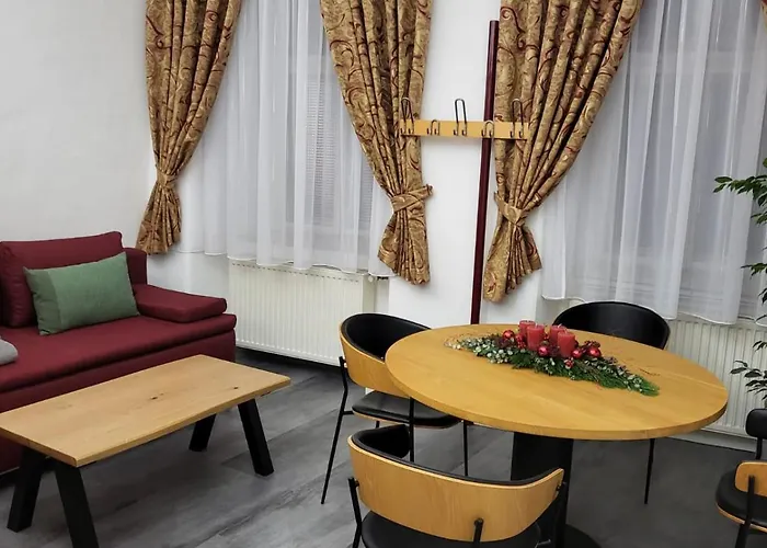 Ulrich Vonliechtenstein Appartement *